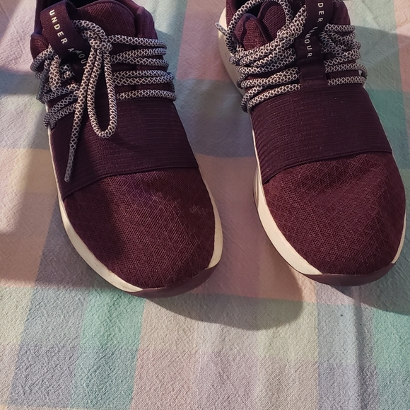 Shoes - Picture 5 of 5